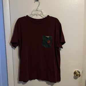 Original Use L Red, Green and White Floral Short Sleeve Shirt
